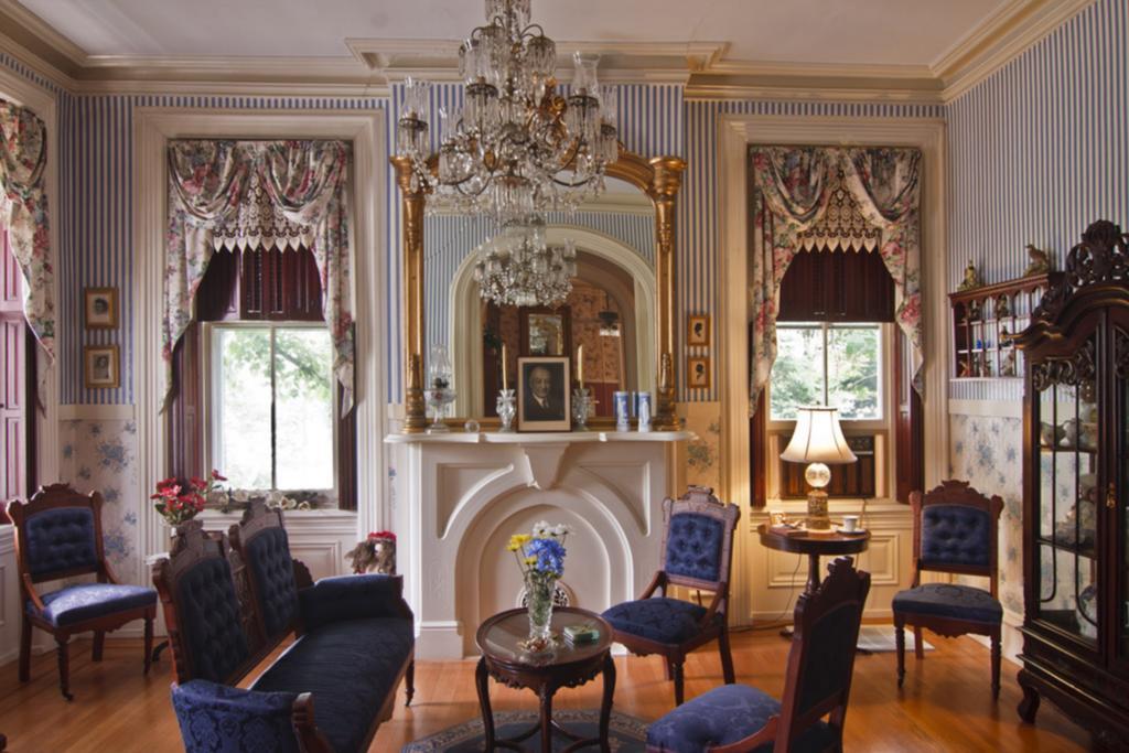 Lovelace Manor Bed And Breakfast แลงคาสเตอร์ ภายนอก รูปภาพ