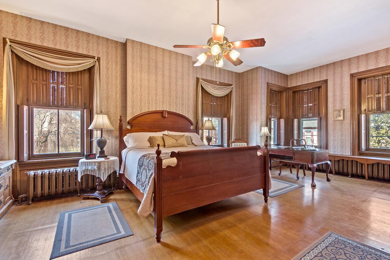 Lovelace Manor Bed And Breakfast แลงคาสเตอร์ ภายนอก รูปภาพ